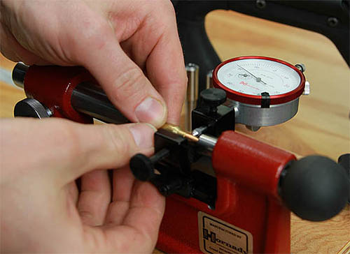 Measuring and adjusting bullet runout with .223 / 5.56 ammunition - Image copyright 2013 Ultimate Reloader