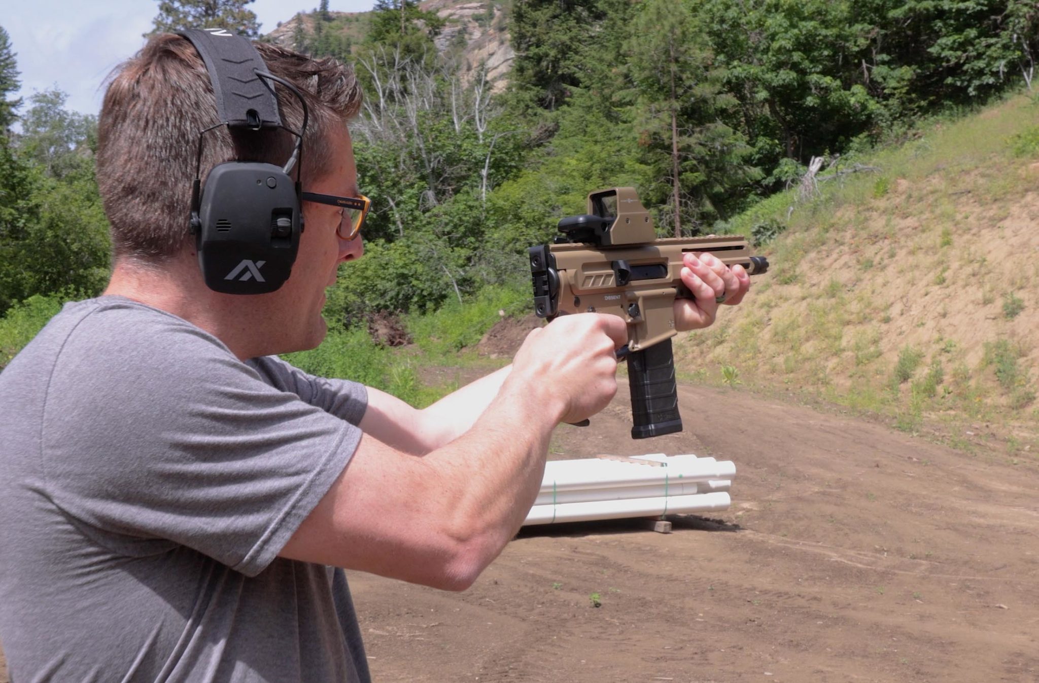 NEW: CMMG DISSENT Bufferless AR Pistol Hands-On (5.7x28mm) – Ultimate ...